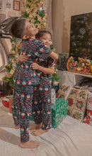 Load image into Gallery viewer, (CHRISTMAS) Santa Elves Blue Red Hat Pajama Set
